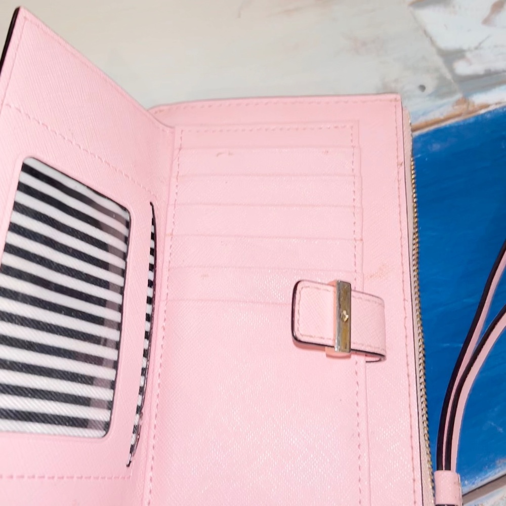 Kate Spade S338 Pink Leather Wristlet Bifold Wallet - Picture 3 of 5